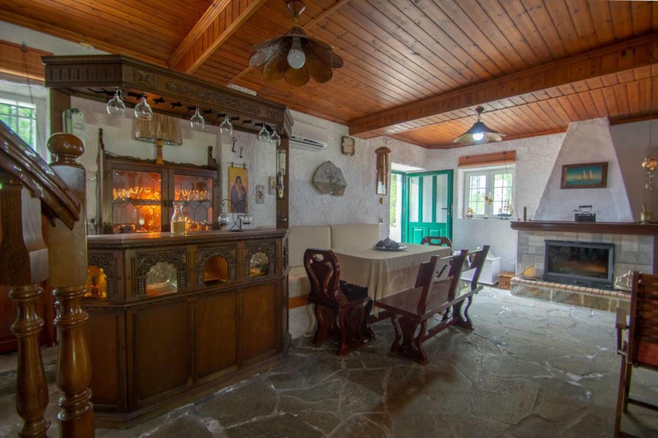 Traditional Village House Méson Yerakaríon Exterior foto